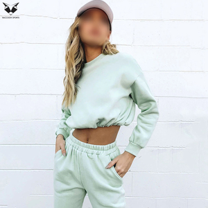 Ensemble sweat-shirt court et pantalon de jogging pour femme, tenue de sport deux pièces tendance pour le fitness, le streetwear et le quotidien - Product Image 4