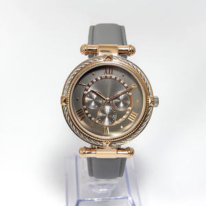 Reloj de Cuarzo Multifunción de Alta Calidad para Mujer, Caja de Aleación con Correa de Cuero y Anillo de Alambre, Piedras Checas en la Esfera - Product Image 1