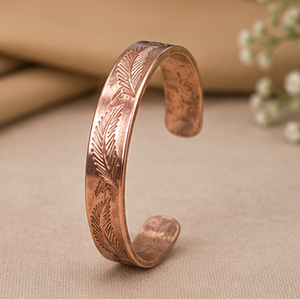 Pulsera de Cobre Texturizada Premium con Diseño Botánico y Brazalete Abierto, Joyería Minimalista, Creaciones Antiguas Hechas a Mano, Tamaño Personalizable, Logotipo, Regalo - Product Image 6