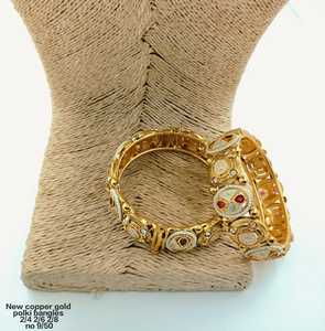 PADMAWATI Bracelets de mariée indiens traditionnels de luxe en laiton plaqué or de haute qualité multicolores pour femmes - Product Image 1