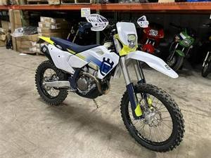 Husqvarna FE 350w 2024, nouvelle moto tout-terrain de pointe - Product Image 6