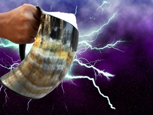 Mug en corne de bœuf Viking de qualité supérieure, personnalisé, couleur naturelle, couvercle, isolation sous vide, 18 oz, écologique, pour fêtes, minimaliste - Product Image 3