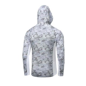 เสื้อผ้าตกปลาสำหรับผู้ชายและผู้หญิง ลายพิมพ์เมฆสีน้ำเงิน คุณภาพสูง ระบายอากาศได้ดี กันน้ำ UPF 50 แห้งเร็ว ผ้าฝ้าย 100% แบบซับลิเมชั่น - Product Image 4