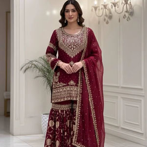 手作りのモダンエスニックヘビージョーゼットスパンコール付きシャララパンツ、流れるような4方向ストレッチ素材、冬、春、夏、秋、ディワリ、卒業式に最適。 - Product Image 1