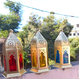 Lanterne décorative pour l'Aïd, lanterne à bougie islamique, lanterne marocaine en métal, lanterne de style arabe, lanterne décorative dorée, lanterne en verre coloré - Product Image 6