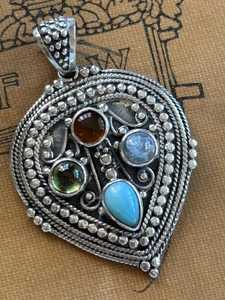 Élégant Pendentif Bali Vintage Doré Multi-Pierres Précieuses en Argent Sterling 925 avec Larimar, Quartz, Tourmaline et Pierre de Lune – Bijou de Fiançailles - Product Image 3