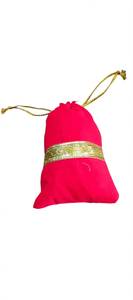 Sac cadeau en velours rouge durable avec cordon de serrage et pochette en dentelle dorée brodée 7x5 pouces pour les cadeaux de mariage et l'emballage de cadeaux - Product Image 2