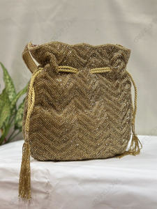 กระเป๋าถือทรงถังประดับลูกปัดลายเชฟรอนสีทอง พร้อมเชือกผูกแบบเชือกป่าน สำหรับงานเทศกาล  กระเป๋าสะพายไหล่สไตล์ Potli สำหรับผู้หญิง - Product Image 3