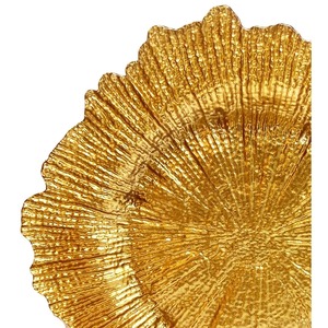 Assiette de service en métal doré de luxe, forme florale, idéale pour recevoir les invités lors de fêtes et de rassemblements, fabriquée à la main en Inde - Product Image 2