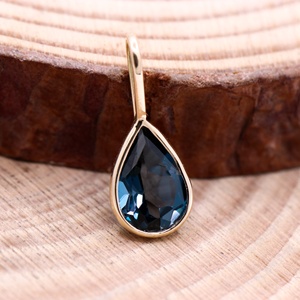 Colgante Solitario de Oro Amarillo Sólido de 14K con Topacio Azul de Londres Natural de Corte Pera y Engaste de Bisel Facetado, Joyería Fina al por Mayor - Product Image 5
