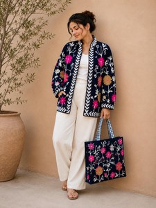 Veste Suzani en velours bleu marine faite à la main, style quotidien, broderie florale, manteau bohème, élégance et confort intemporels, blazer - Product Image 1
