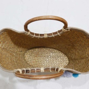 Bolso de Playa Tejido con Hojas de Palma, Ecológico y Duradero, con Asas de Madera y Pompones, Color Beige Claro, Casual, Multiusos - Product Image 5