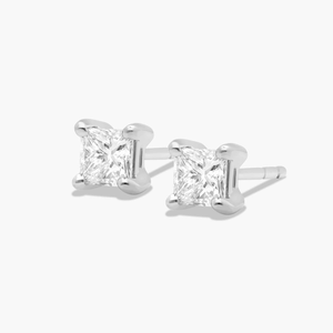 Boucles d'oreilles clous en moissanite taille princesse de qualité supérieure, en argent sterling 925, solitaire intemporel, bijoux fins étincelants pour tous les jours - Product Image 3