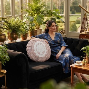 Pink Cotton Round <b>Seat</b> <b>Cushion</b> <b>Cover</b> Embroidered Floral Design Throw Pillowcase <b>Sofa</b> Sleep Hotel Decor Elegant Use - Product Image 2