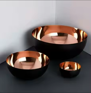 Lujoso Plato para Mascotas de Cobre Hecho a Mano, Ecológico, Apto para Lavavajillas, con Técnica de Metal Pulido - Product Image 4