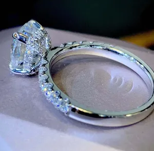 แหวนหมั้นมอสซาไนต์ เงินแท้ 925 ทรงวงรี ประดับเพชรแบบพาเว่ สี D ความสะอาดระดับ VVS1 แหวนแต่งงานสำหรับผู้หญิง เครื่องประดับคุณภาพสูง - Product Image 2