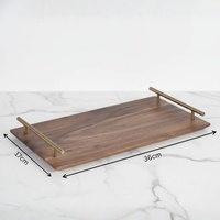 Plateau de service en bois rectangulaire, design minimaliste, luxe, fait main, écologique, poignées en laiton, plateau en bois d'acacia massif durable