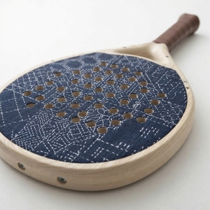 Raquette de padel légère en fibre de carbone et graphite, noyau EVA, cadre durable, surface texturée, poignée ergonomique, puissance et contrôle équilibrés - Product Image 4