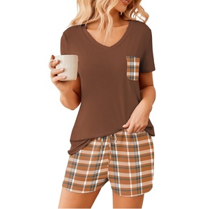 Conjunto de pijama de satén liso para mujer, Top de manga corta con cuello en V y pantalones cortos con bolsillo, cintura elástica, ropa de dormir informal de invierno - Product Image 1