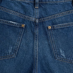 Shorts de mezclilla ajustados para mujer, elásticos, con agujeros y borlas, estilo casual de verano, ropa de calle, atuendo moderno y a la moda - Product Image 5