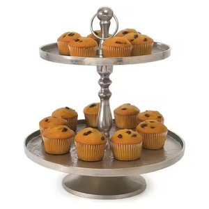 Soporte de Metal para Tartas de Diseño, Soporte para Exhibición de Postres, Soporte para Cupcakes, Decoración de Mesa Contemporánea, Ecológico, Hecho a Mano - Product Image 3