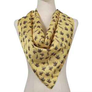 Écharpe carrée en satin de soie respirante à imprimé numérique de luxe personnalisé OEM, motif écossais uni ou animalier, pour femme, vente en gros, mode décontractée d'extérieur - Product Image 1
