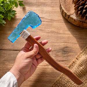 Hacha de Vidrio Obsidiana Acuática Premium Hecha a Mano con Mango de Madera, Propiedades Curativas, Arte de Personaje de TV y Cine de Forma Libre - Product Image 2