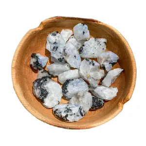 Yüksek kaliteli aytaşı kristal topakları şifa taş toptan mineraller ham gösterişli doğal beyaz gökkuşağı aytaşı işlenmemiş taş