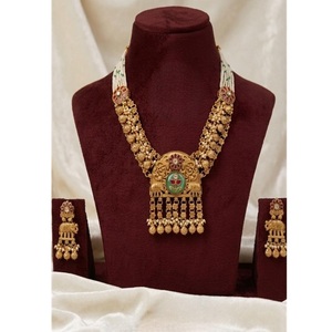 Ensemble collier et boucles d'oreilles en or plaqué laiton de qualité supérieure Radiant Heritage Rajwadhi Moissanite pour collection de tenues de mariage - Product Image 1