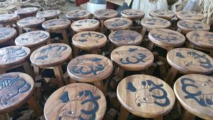 Elefante Tallado en Madera de Teca Estilo Arte Popular, Obra de Arte y Coleccionable - Product Image 3