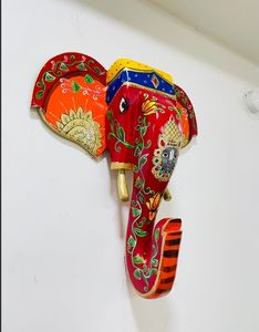 Escultura de Pared Art Deco con Cabeza de Elefante de Madera Hecha a Mano con Diseño Vertical (Arte Tradicional Indio) - Decoración para Aniversario de Diwali - Product Image 1
