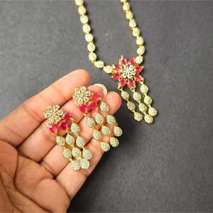 Red Flower Pendant Fashion Jewelry Necklace Set - Product Image 3