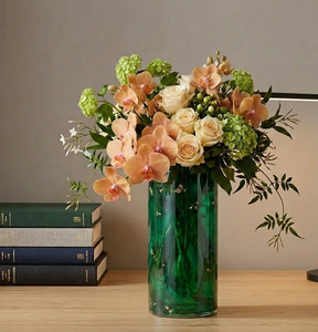 RFCrafts High Quality Resin Floor Flower <b>Vase</b> Modern Home Decor Yellow Linear Table <b>Vase</b> - Product Image 5