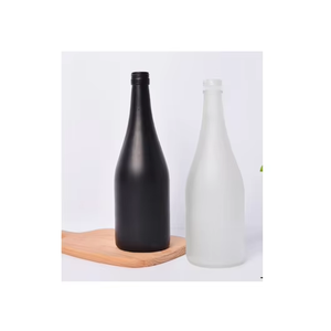 Bouteille de vin rouge bordeaux élégante 375 ml en verre vert en forme de grappe avec bouchon en bois pour liqueur, tequila, brandy - Product Image 2