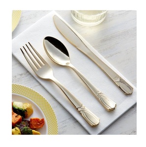 Elegante Juego de Cubiertos Dorados - Juego de Cubiertos de 3 Piezas en Oro Pulido: Cuchillo, Tenedor, Cuchara - Cubiertos de Acero Inoxidable Inspirados en el Estilo Art Deco - Product Image 3