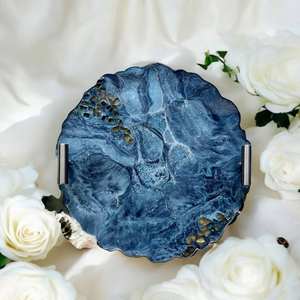 Plateau en résine artisanal, durable et élégant, idéal pour servir, organiser et décorer la maison, disponible à la vente en gros. - Product Image 3