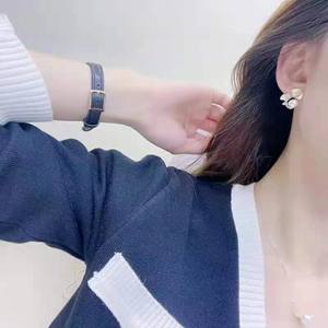 Pendientes de Perlas de Agua Dulce con Hoja de Arce Primaveral, 7-8 mm, Redondos, Elegantes y Populares, Joyería Mantou - Product Image 4