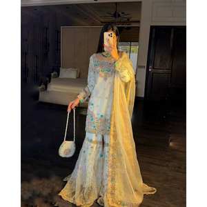 Top y parte inferior hermosos del desgaste del Partido de las mujeres con el sistema de Dupatta - Product Image 6