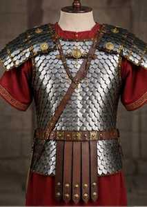 Armadura de Acero Estilo Romano con Detalles en Oro y Correas de Cuero, Imitación Antigua Pulida - Product Image 3