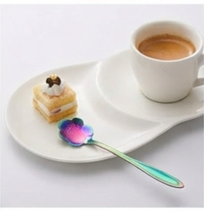 Ensemble de couverts multicolores à motifs floraux, élégant et raffiné, parfait pour la table à manger, la cuisine et les cadeaux. - Product Image 4
