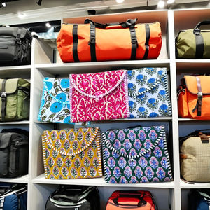 Pochette à monnaie en coton pur matelassé à motif paysage, fermeture à bouton - Petite taille 5x5 pouces, sac de rangement pour bijoux unisexe, vente en gros - Product Image 4