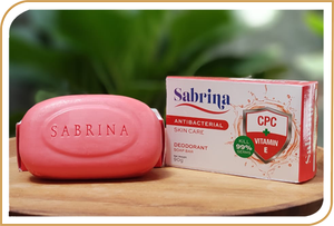 Savon solide antibactérien et déodorant Sabrina 90g avec effet éclaircissant et vitamine E - Product Image 3