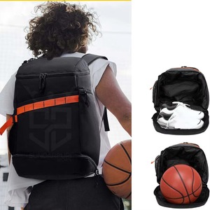 Mochila Deportiva Personalizada con Logotipo, Cordura Negra con Franja Naranja, Capacidad de 30-40L, Compartimento para Baloncesto, Bolsillo Lateral de Malla - Product Image 2