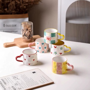 แก้วเซรามิกสโตนแวร์ 300 มล. พร้อมหูจับรูปหัวใจ ปลอดภัยสำหรับอาหาร ของขวัญน่ารักสำหรับวันวาเลนไทน์และงานแต่งงาน - Product Image 4