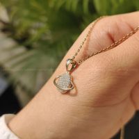 Pendentif Saturne en or céleste avec accent de diamant rond, collier de bijoux fins pour femmes, cadeau élégant personnalisé pour une célébration