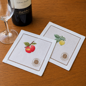 Ensemble de serviettes de cocktail brodées cerises et poires, pour des tables égayées d'une élégance ludique. - Product Image 1