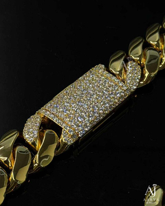 สร้อยคอทองชุบ AARVA JEWELS สไตล์ฮิปฮอปแบบคิวบันลิงค์ ประดับเพชรโมอิสซาไนต์ สำหรับงานหมั้น ดีไซน์หนาแบบไมอามี่ พร้อมจี้ล็อคแบบไมโครอินเซิร์ต - Product Image 5