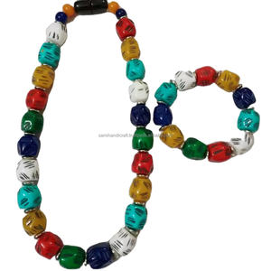 Collier de perles en résine Bijoux faits à la main Collier de déclaration - Product Image 5