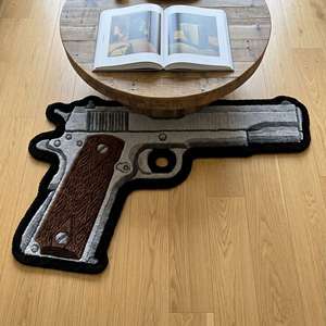 Tapis de sol unique en forme de pistolet, tufté à la main, noir et argenté, pour salon, chambre, salle de jeux et décoration de studio - Product Image 2
