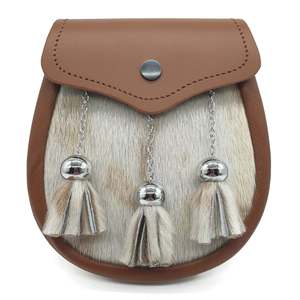 Bolso de cuero estilo étnico deportivo con bordado de cabeza de ciervo, diseño escocés tartán, con borlas y cadenas metálicas para las cuatro estaciones. - Product Image 4